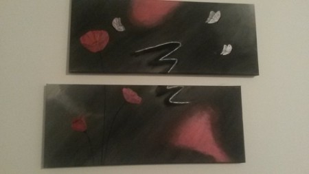 tableau représentant 3 coquelicots ainsi que 3 papillons